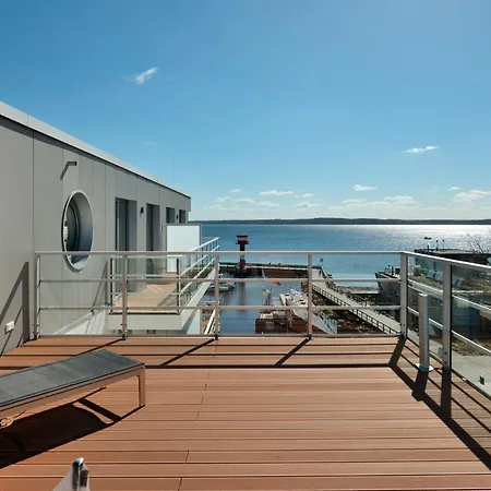 Apartmenthaus Hafenspitze: Seaside Terrace with City Views Eckernfoerde Exterior photo