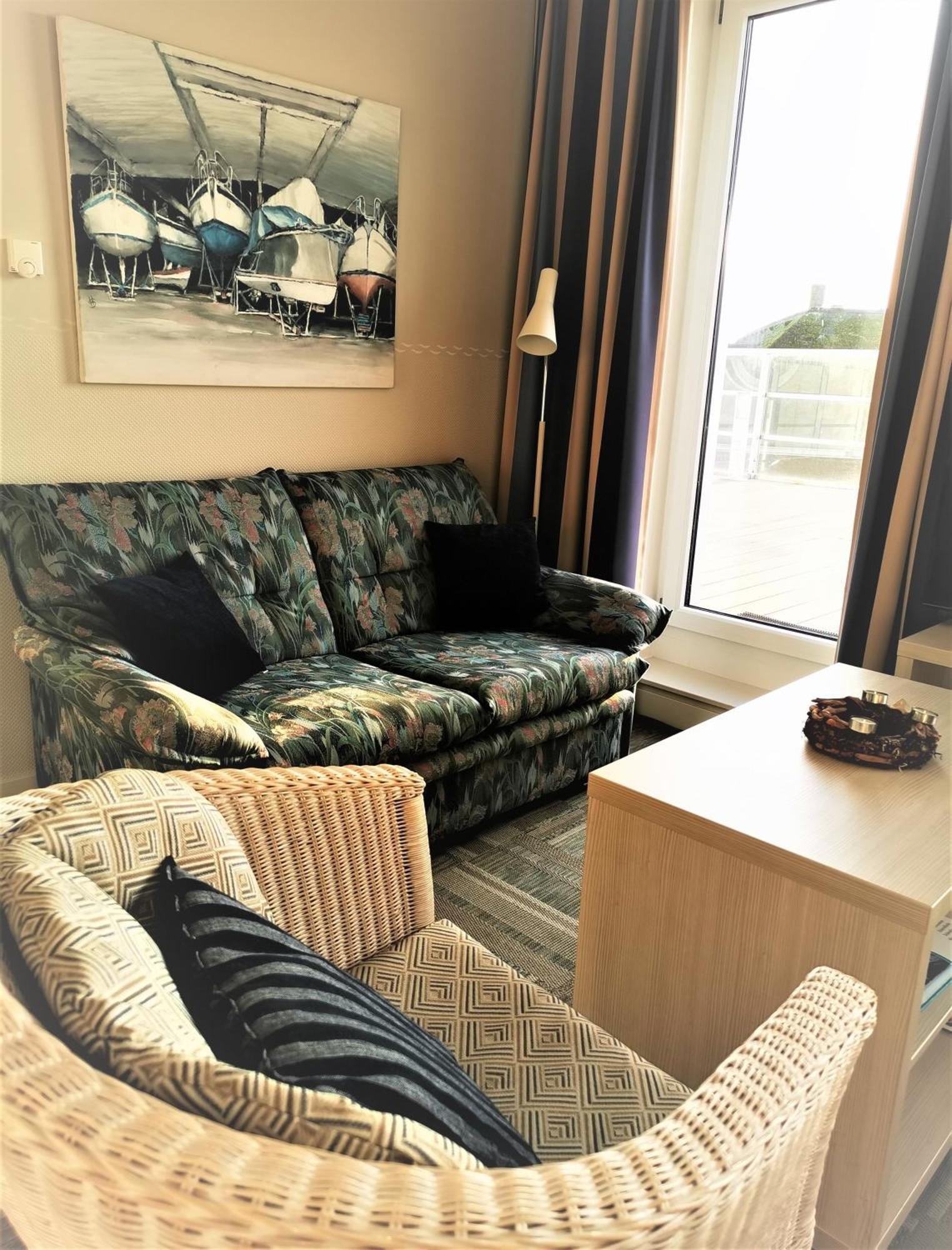 Apartmenthaus Hafenspitze: Seaside Terrace With Views * Eckernfoerde