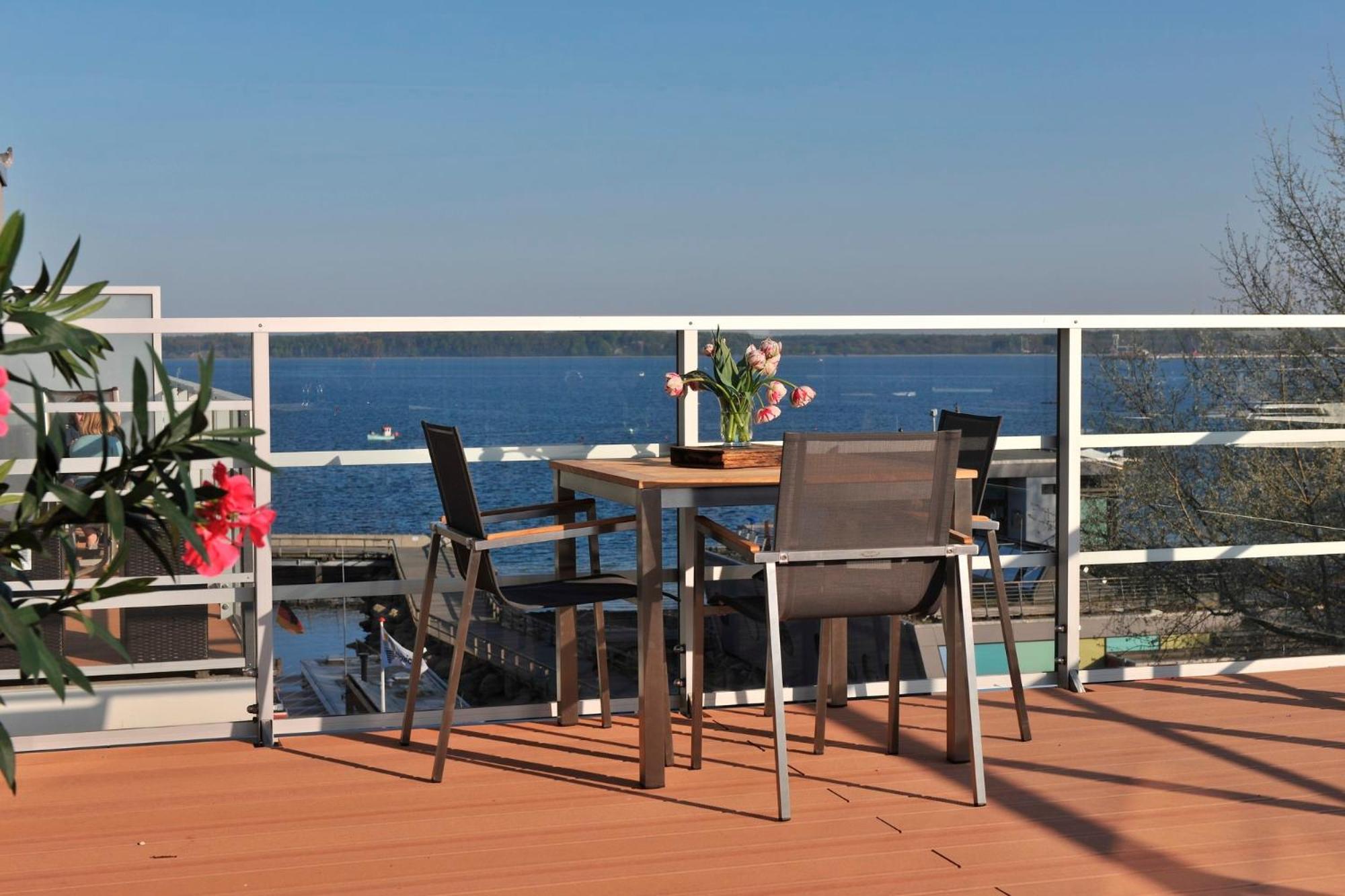 Apartmenthaus Hafenspitze: Seaside Terrace With Views Apartment Eckernfoerde
